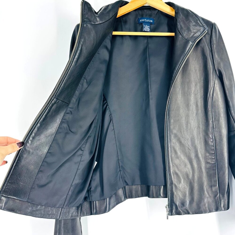🔥SOLD🔥Ann Taylor Vintage Womens Black Genuine Leather Collared Zip Up Jacket S - Picture 5 of 7